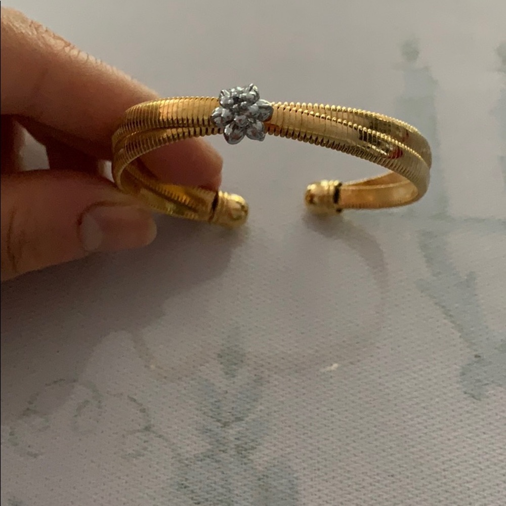 Bangle bracelet. Italian 10k gold plated
